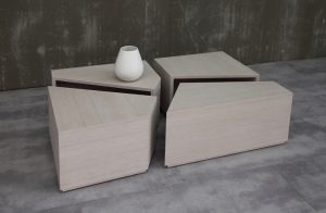 Dizajnový drevený konferenčný stolík značky Brik.
