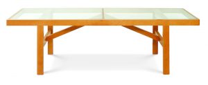 Drevený jedálenský stôl so sklom navrchu, značka BRIK.